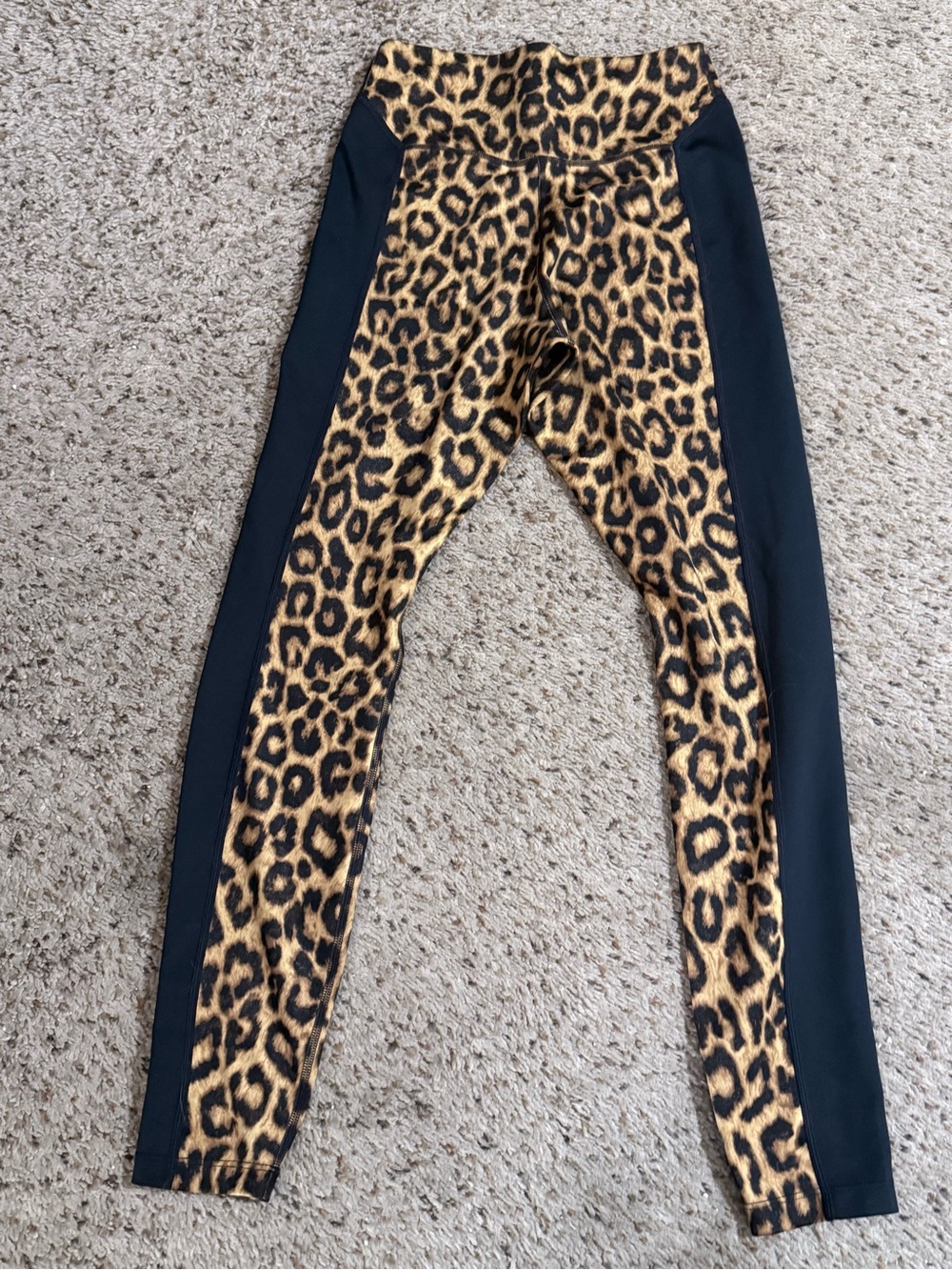 Nike Dri-Fit Leopard Print High-Waist Leggings with Black Side Panels XS - Picture 2 of 6